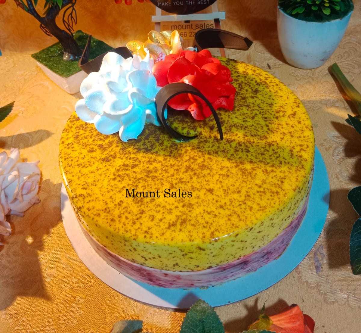 Premium RED N White Velvet Cake